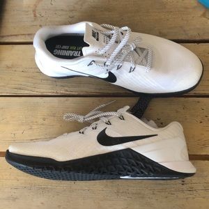 Women’s Nike Metcons 3